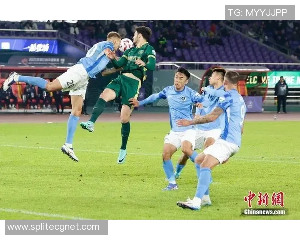 经典的中超联赛：回顾中超联赛中经典的比赛和赛事时刻。