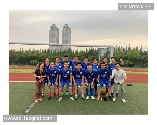 传奇中场皮尔洛的足球之路与辉煌成就回顾